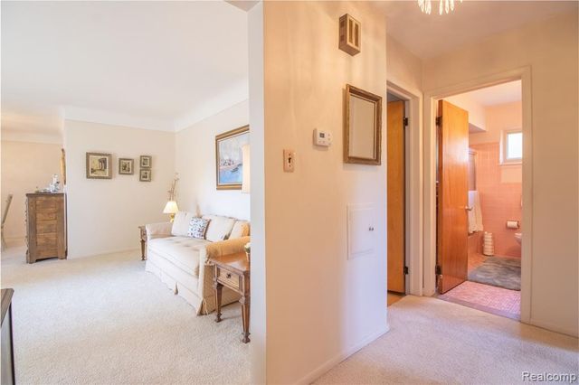 17058 W 13 Mile Road, Beverly Hills, MI 48025