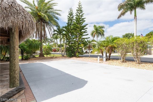 10200 Yellowtop TRL, Fort Myers, FL 33905