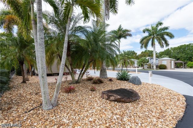 10200 Yellowtop TRL, Fort Myers, FL 33905
