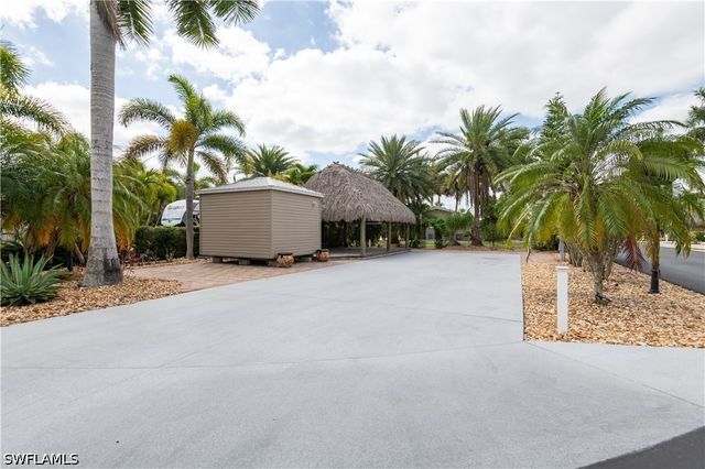10200 Yellowtop TRL, Fort Myers, FL 33905