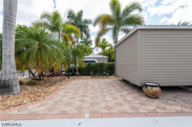 10200 Yellowtop TRL, Fort Myers, FL 33905