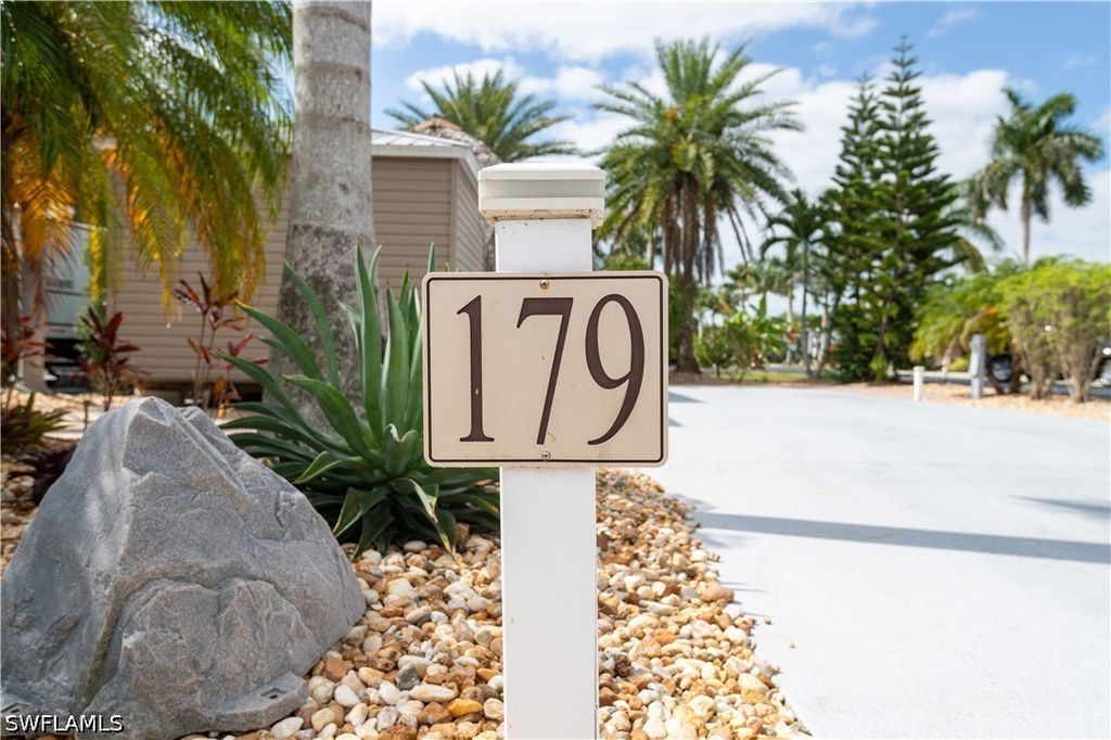 10200 Yellowtop TRL, Fort Myers, FL 33905