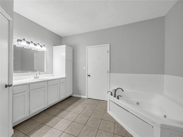 3616 Wyandotte Street, Kansas City, MO 64111