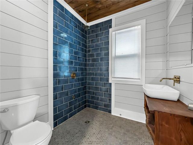 3616 Wyandotte Street, Kansas City, MO 64111