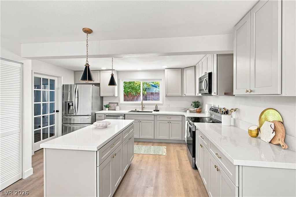 7237 West Washburn Road, Las Vegas, NV 89149 — photo 4