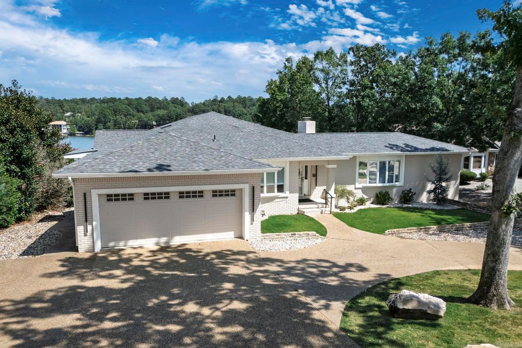 13 Sorpresa Way, Hot Springs Village, AR 71909