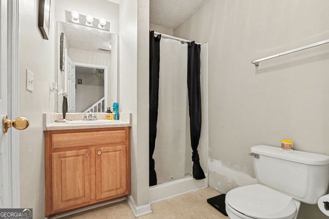 5330 Creekview Lane, Morrow, GA 30260