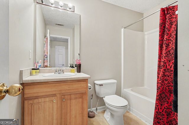 5330 Creekview Lane, Morrow, GA 30260