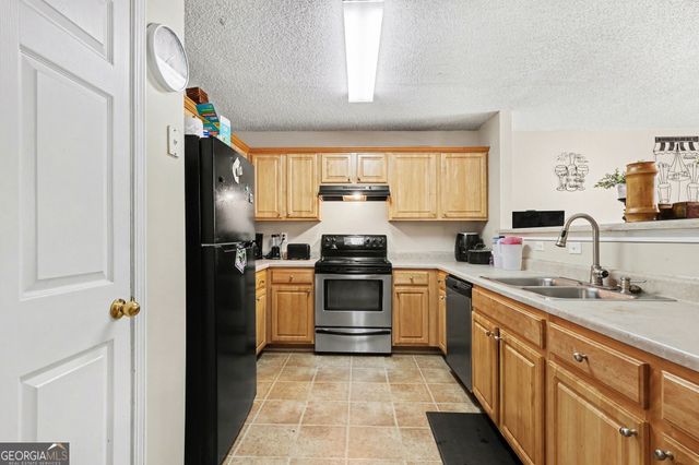 5330 Creekview Lane, Morrow, GA 30260