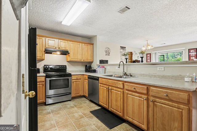 5330 Creekview Lane, Morrow, GA 30260