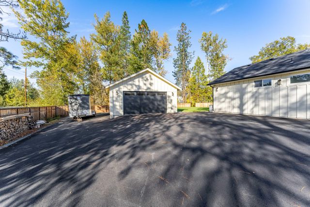 199 Black Oak Drive, Grants Pass, OR 97527