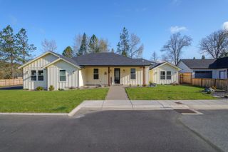199 Black Oak Drive, Grants Pass, OR 97527