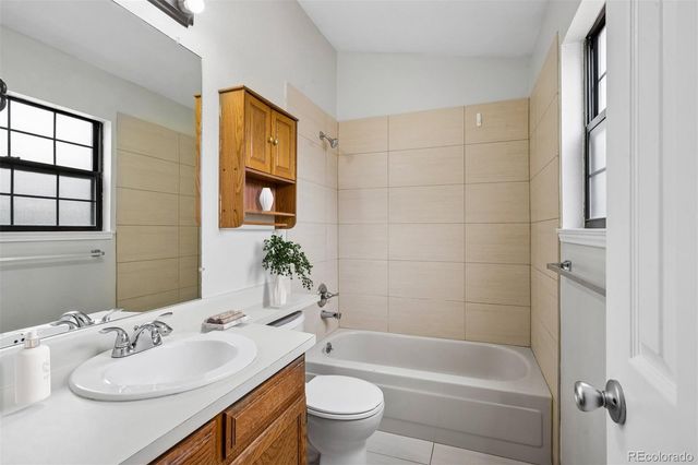 15999 E Alaska Place B, Aurora, CO 80017
