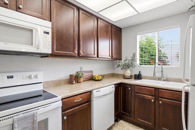 7235 Cinnamon Cir, Citrus Heights, CA 95621