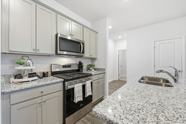 3122 Bells Lake Cir, Longs, SC 29568