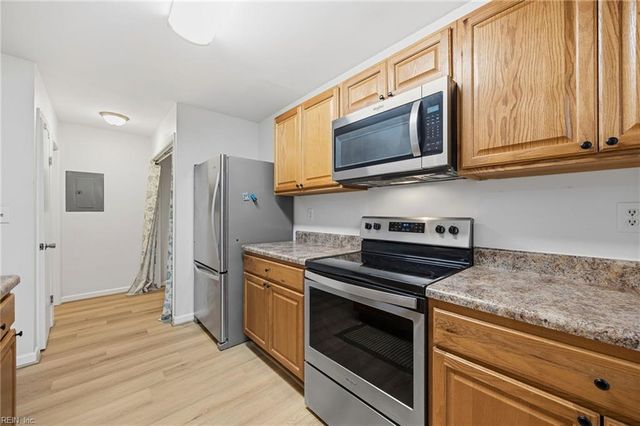 343 Ferdinand CIR, Virginia Beach, VA 23462