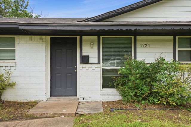 1724 Spring Lake Drive, Mesquite, TX 75149