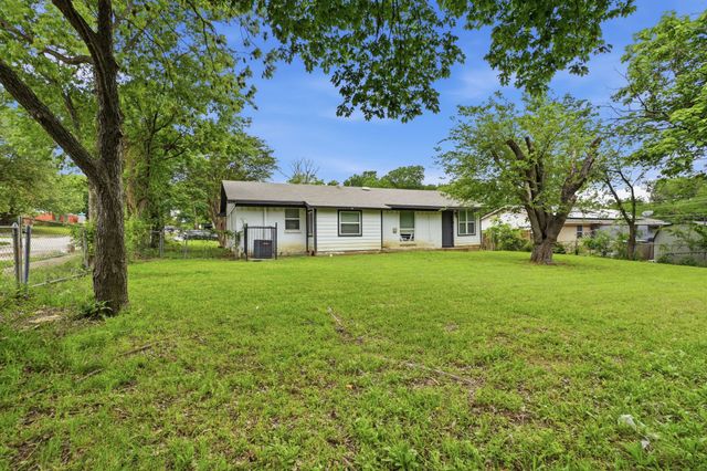1724 Spring Lake Drive, Mesquite, TX 75149