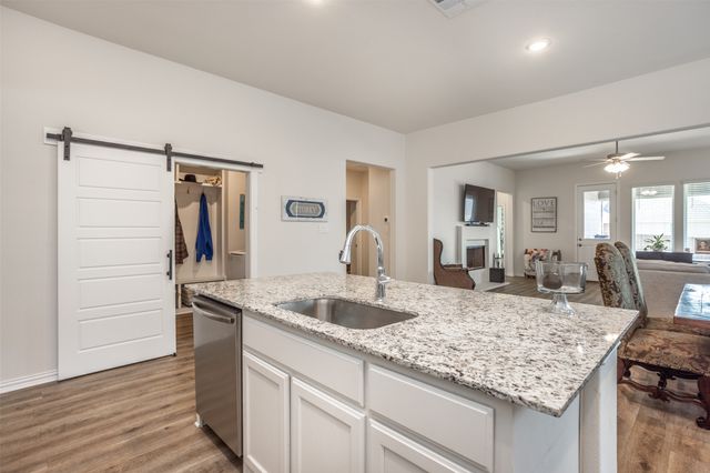 3520 Austin Street, Gainesville, TX 76240