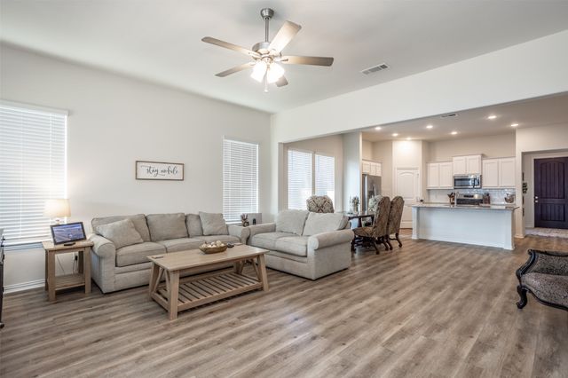 3520 Austin Street, Gainesville, TX 76240