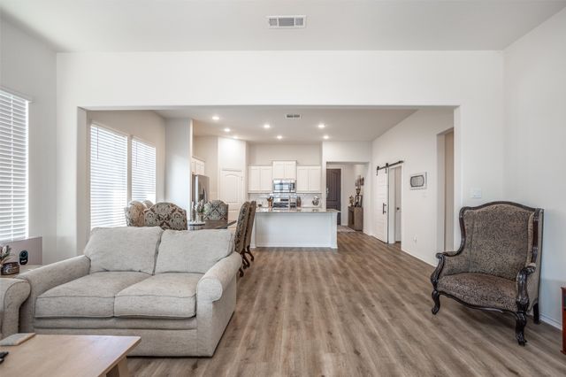 3520 Austin Street, Gainesville, TX 76240