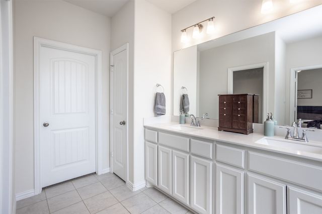 3520 Austin Street, Gainesville, TX 76240