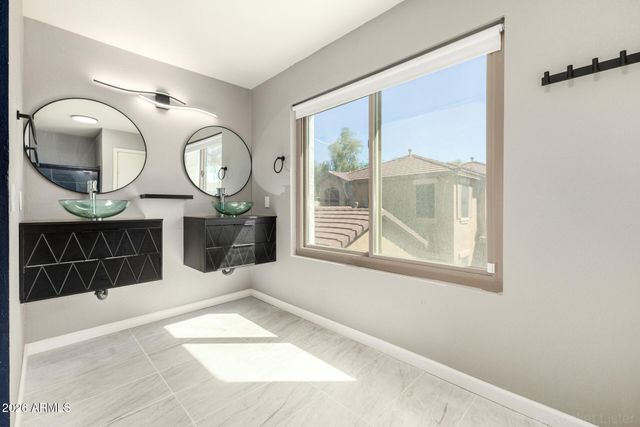 1105 E PARKVIEW Court, Gilbert, AZ 85295