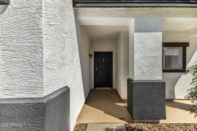 1105 E PARKVIEW Court, Gilbert, AZ 85295