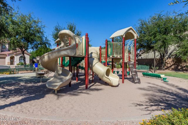 1105 E PARKVIEW Court, Gilbert, AZ 85295