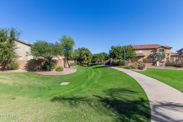 1105 E PARKVIEW Court, Gilbert, AZ 85295