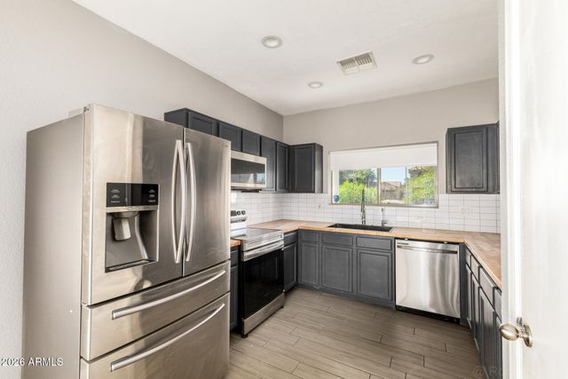 1105 E PARKVIEW Court, Gilbert, AZ 85295