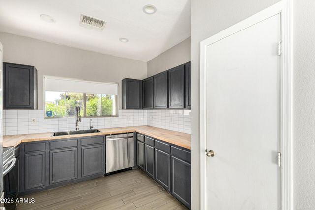 1105 E PARKVIEW Court, Gilbert, AZ 85295