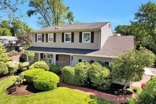 18 Daisy Court, Nanuet, NY 10954