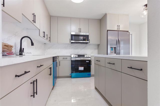 1910 NW 134th St, Miami, FL 33167