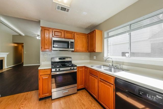 23 Emery Cliff Place, Spring, TX 77381