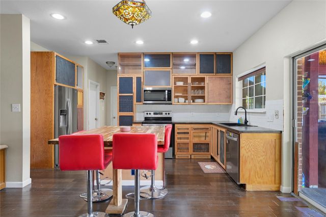 402 Red Tailed Hawk DR, Pflugerville, TX 78660