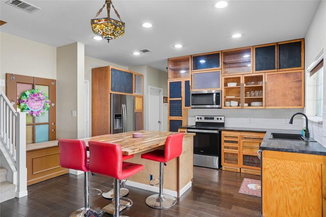 402 Red Tailed Hawk DR, Pflugerville, TX 78660