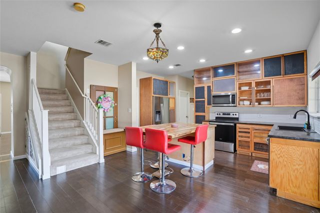 402 Red Tailed Hawk DR, Pflugerville, TX 78660