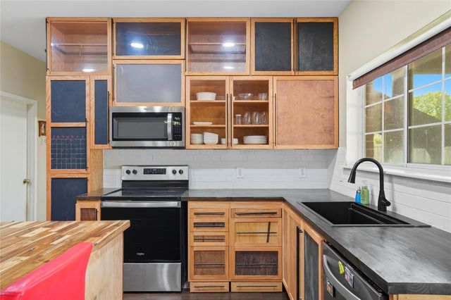 402 Red Tailed Hawk DR, Pflugerville, TX 78660