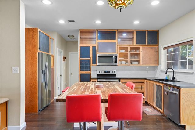 402 Red Tailed Hawk DR, Pflugerville, TX 78660