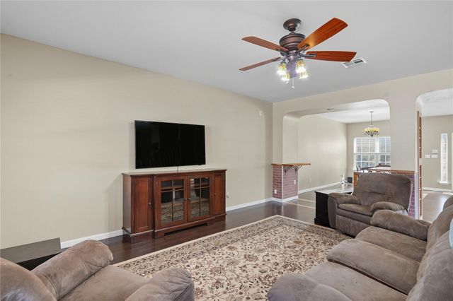 402 Red Tailed Hawk DR, Pflugerville, TX 78660