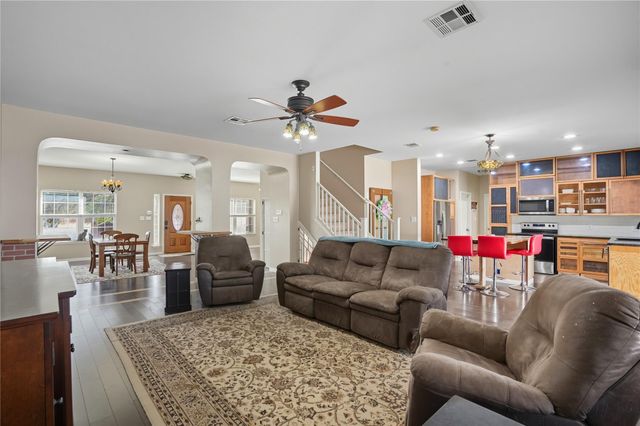 402 Red Tailed Hawk DR, Pflugerville, TX 78660