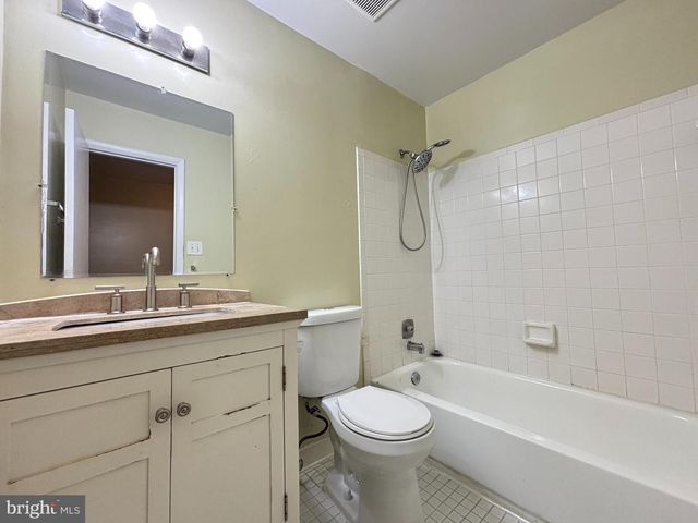 4306 EILEEN CT, Woodbridge, VA 22193