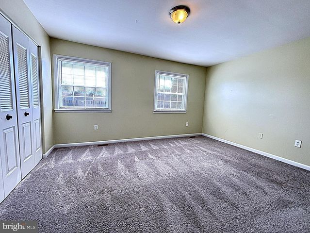 4306 EILEEN CT, Woodbridge, VA 22193