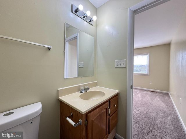 4306 EILEEN CT, Woodbridge, VA 22193