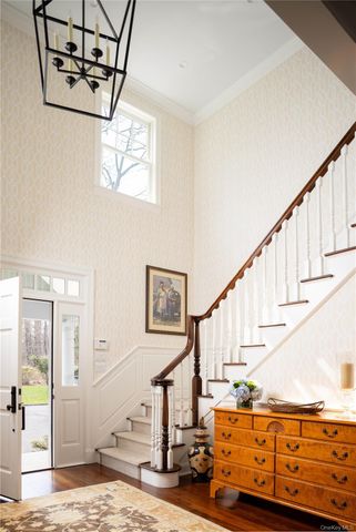 24 Matinecock Farms Road, Glen Cove, NY 11542