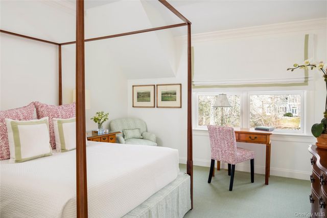 24 Matinecock Farms Road, Glen Cove, NY 11542