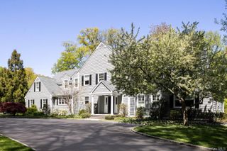 24 Matinecock Farms Road, Glen Cove, NY 11542