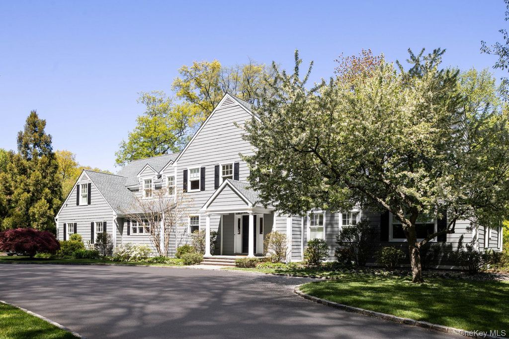 24 Matinecock Farms Road, Glen Cove, NY 11542