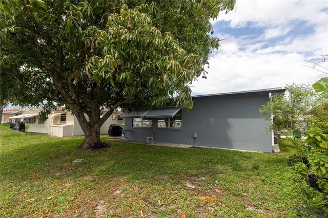 5715 NW 85th Avenue, Tamarac, FL 33321